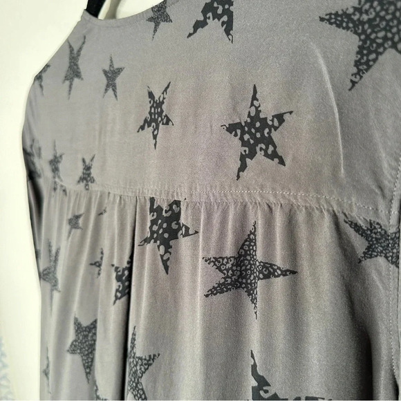Rails Medium Hillary Charcoal Cheetah Stars Blouse Top Preppy Classic Neutral - Picture 14 of 14